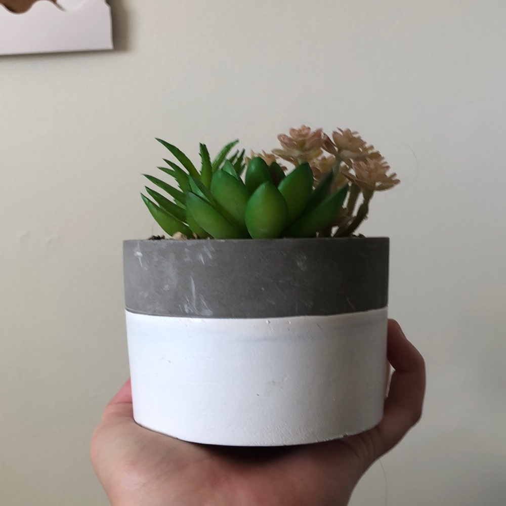 didnt match the theme of my bedroom anymore. gently used!!